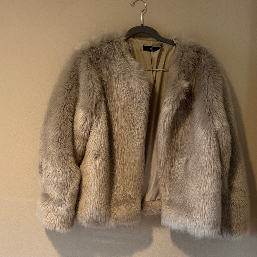 Missguided Faux Fur Jacket in Beige